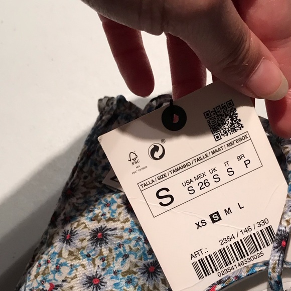 NWT Zara Blogger Fave Floral Crop Top in Blue Multi Size Small Feminine - Picture 7 of 9
